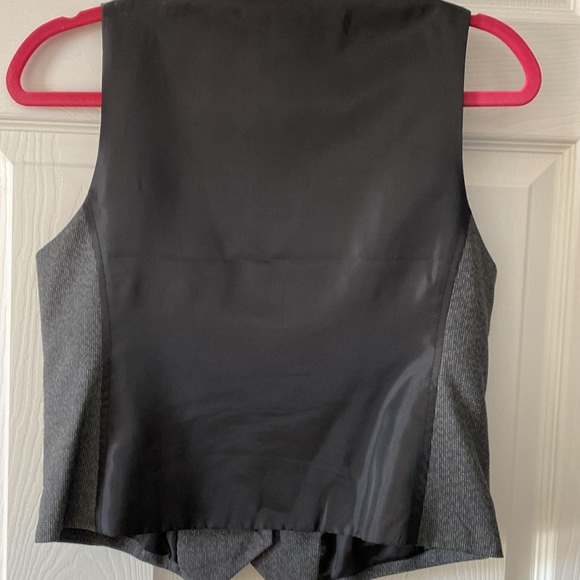 Black, button down vest. - Picture 6 of 6